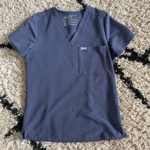 Figs catarina one-pocket top